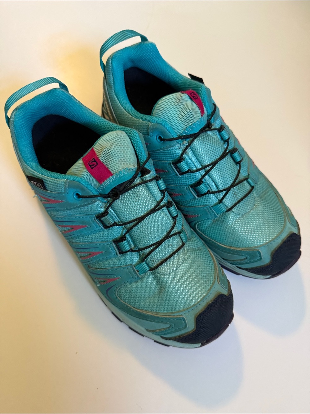 Salomon girls sz 4 XA Pro Teal Athletic Trail Shoes with Pink Accents great cond